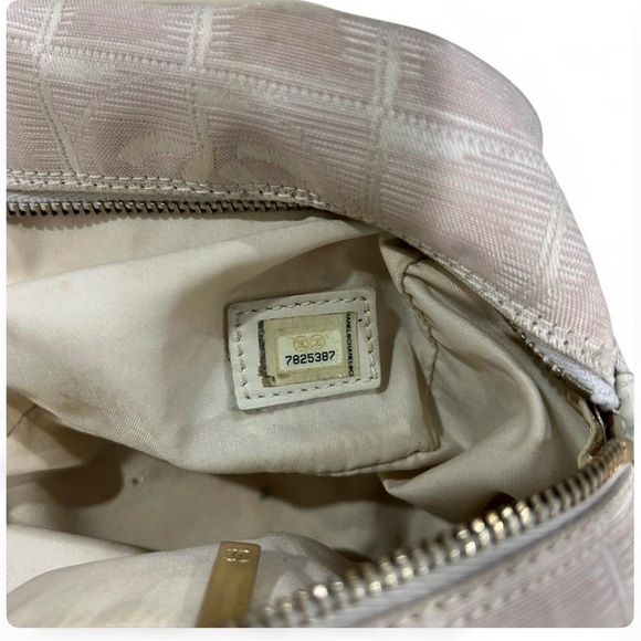 Authentic Y2K Vintage Chanel Pink Bag - Picture 7 of 8